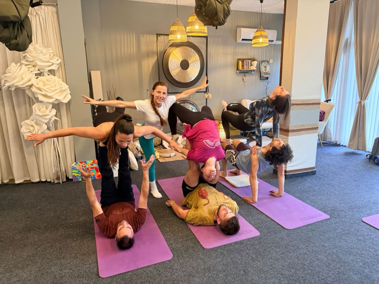 AcroYoga